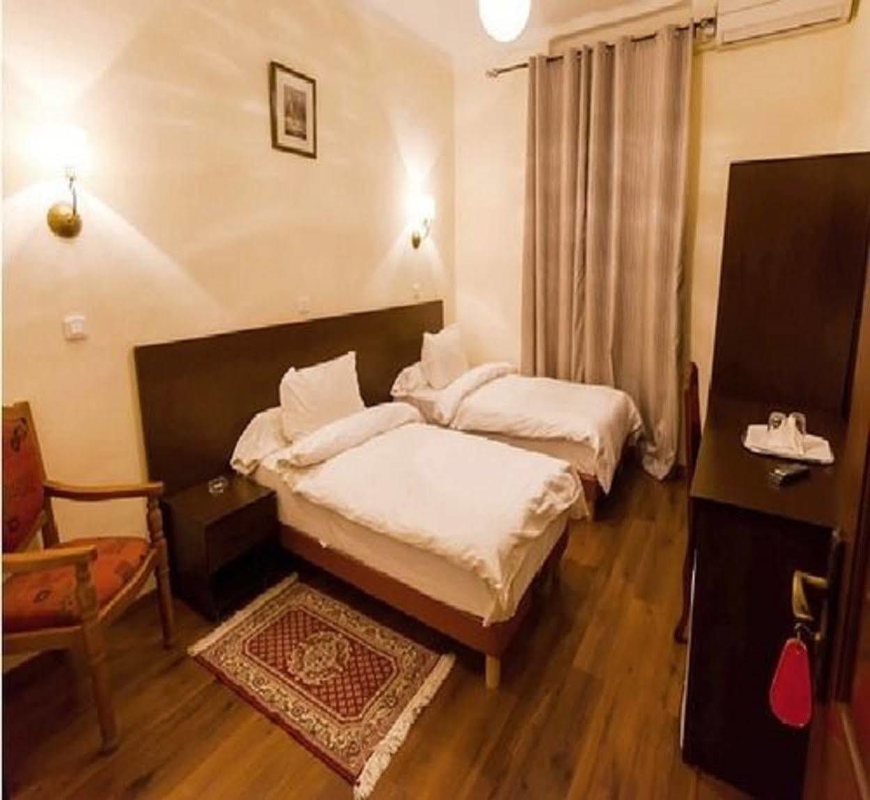Hotel Suisse Algír Kültér fotó